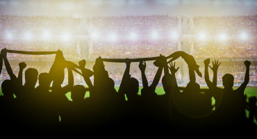 Sports Scarves – Customization of Colors for Clubs
